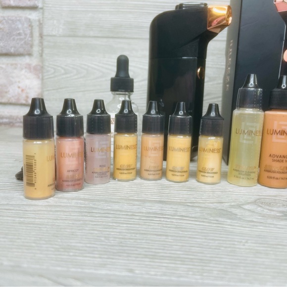 Luminess Breeze Black Portable Rechargeable Cordless Airbrush System with makeup - Picture 8 of 9